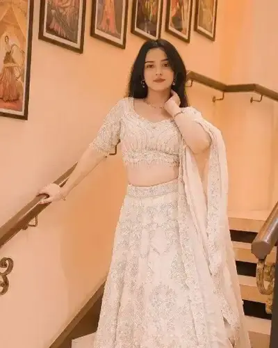 Escort Ladpura